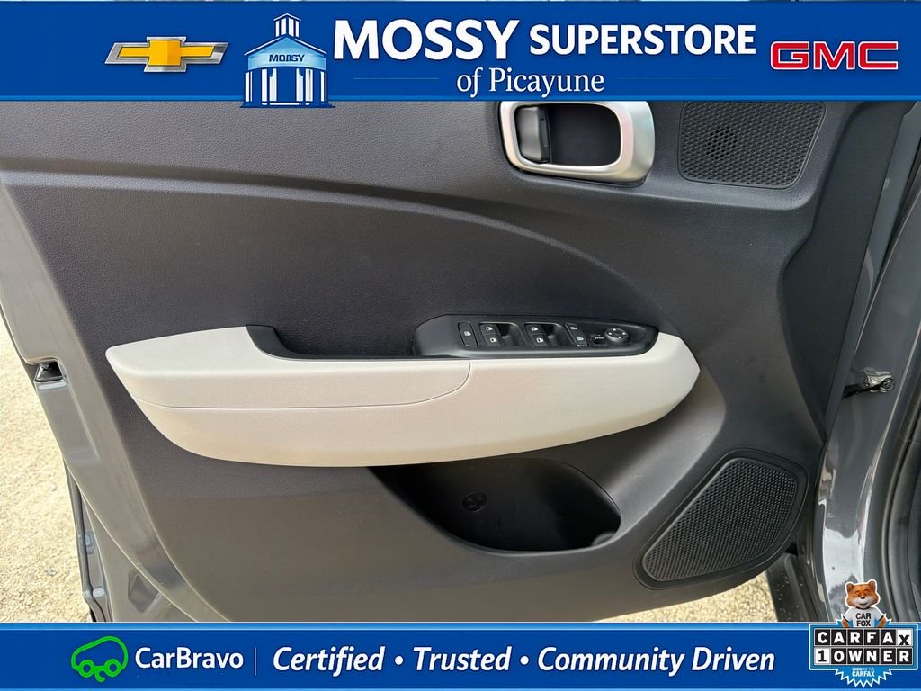 Used 2025 Gray Hyundai SEL image 12