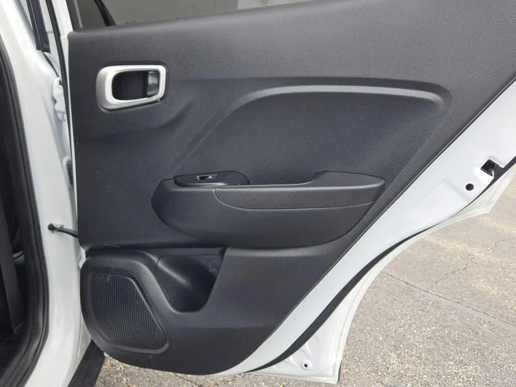 Used 2022 Ceramic White Hyundai SEL image 10