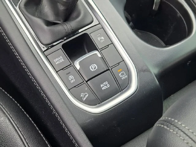 Used 2020 Black Hyundai Limited image 30