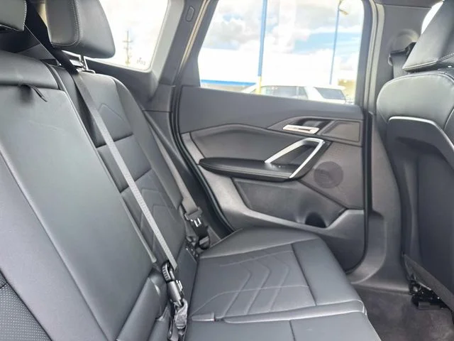 Used 2025 Green BMW xDrive28i image 15
