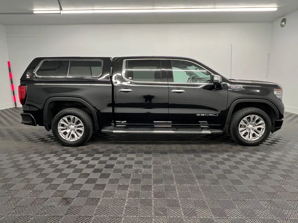 Used 2023 Onyx Black GMC Denali image 8