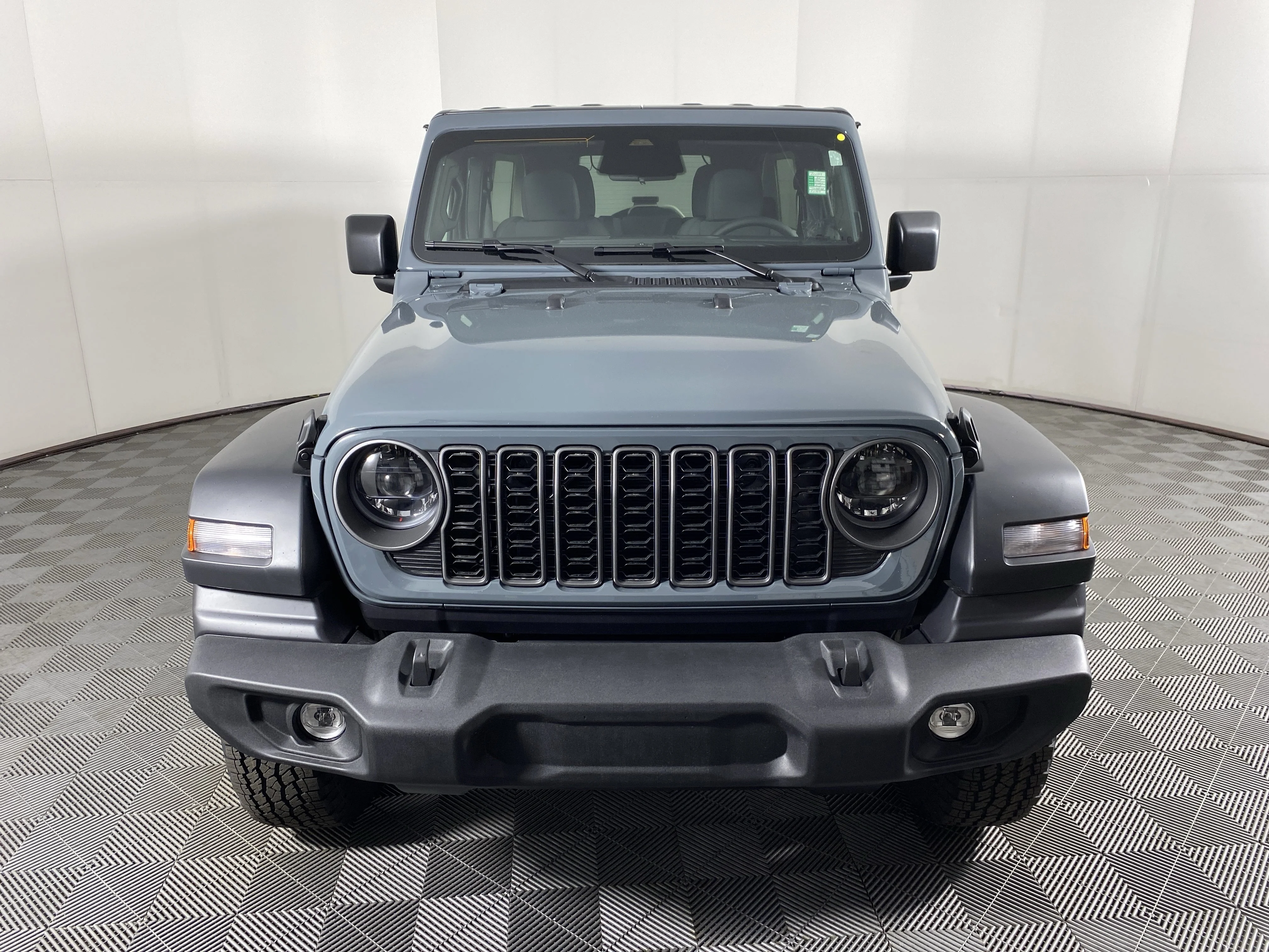 New 2026 Anvil Clear-Coat Exterior Paint Jeep Sport S image 10