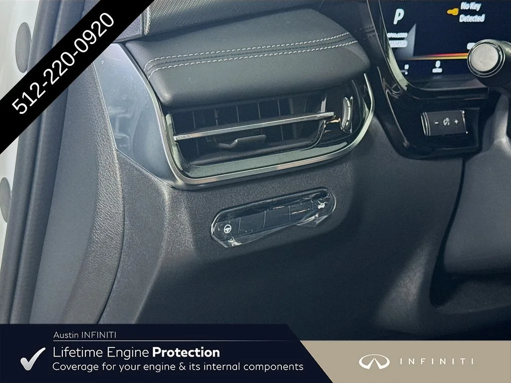 New 2027 RADIANT WHITE INFINITI LUXE image 12