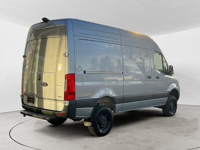 New 2026 High-tech+silver+metallic Mercedes-Benz Cargo 144 WB image 5