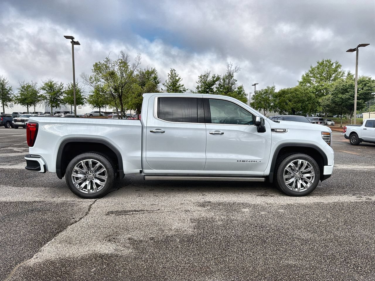 2026 GMC Sierra 1500 Denali - Photo 9