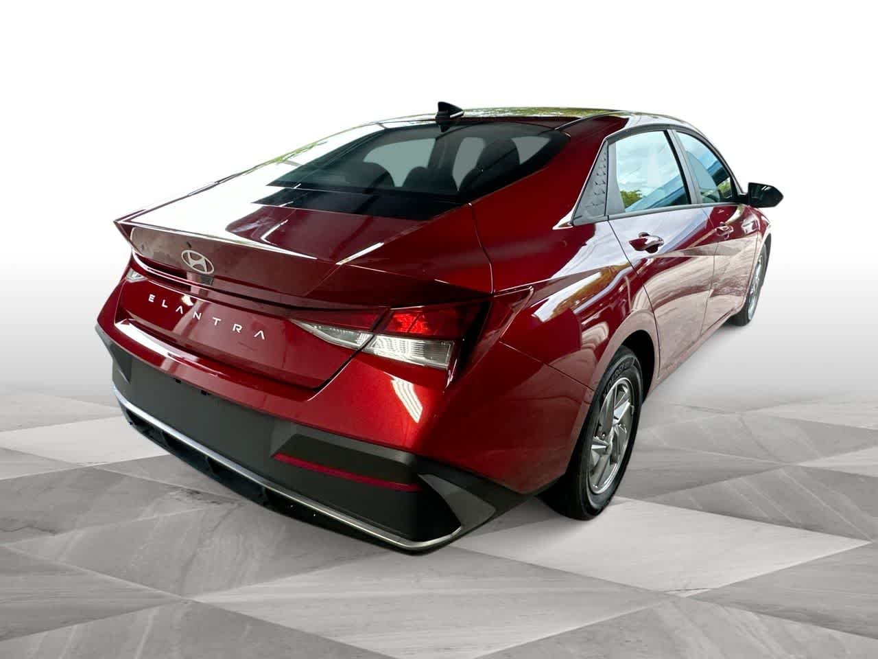 2026 Hyundai Elantra SE - Photo 8
