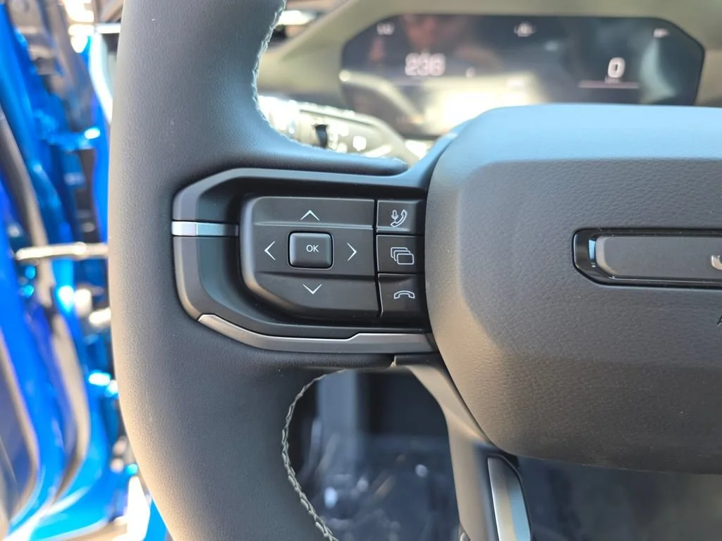 New 2026 Hydro Blue Pearl-Coat Exterior Paint Jeep Limited image 32