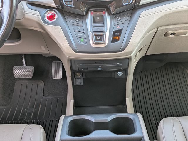 Used 2018 White Honda Touring image 23