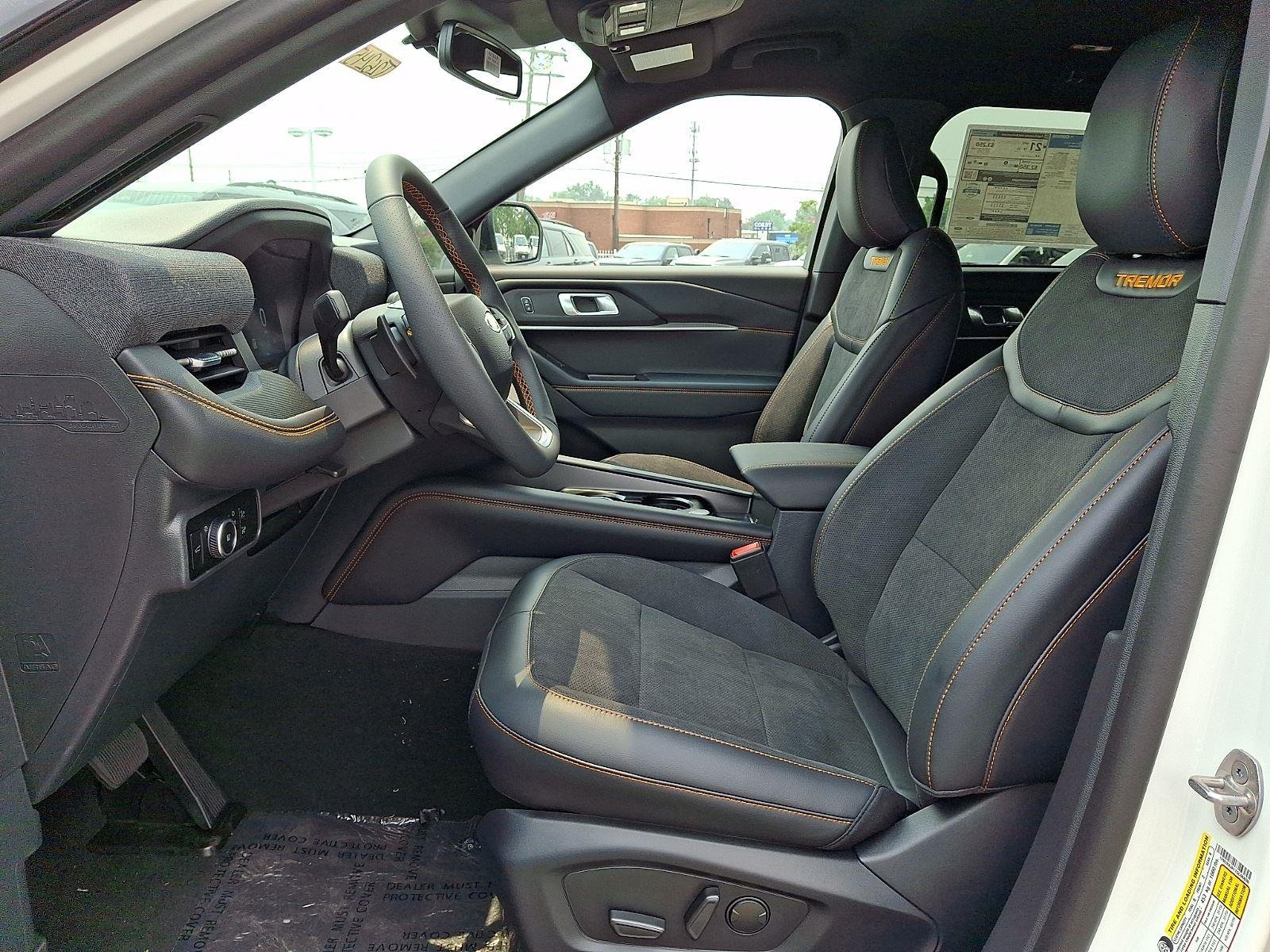 New 2026 Star White Metallic Tri-Coat Ford Tremor® image 6