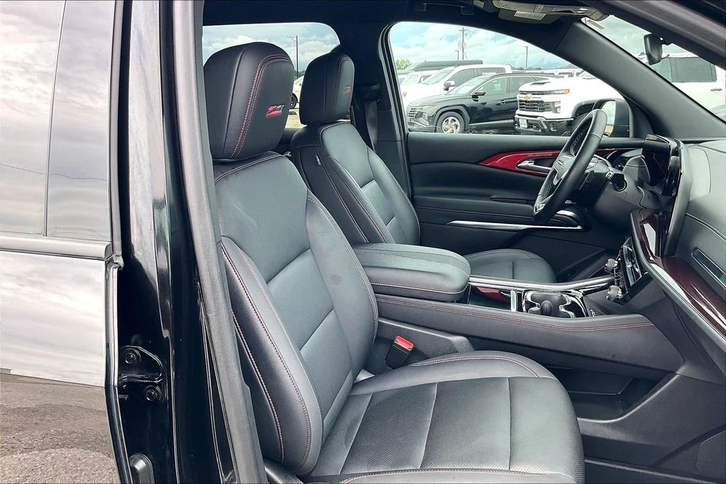 Used 2025 Black Chevrolet Z71 image 30