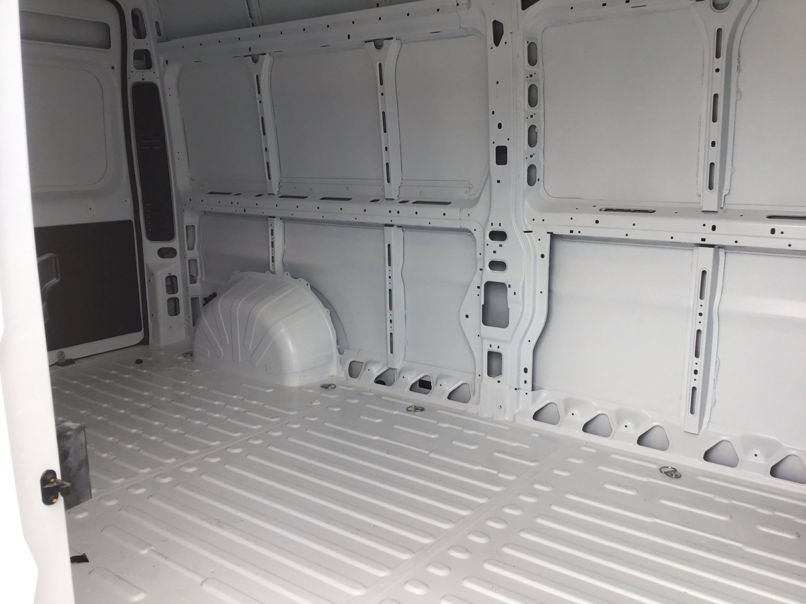 New 2026 Bright White Clearcoat RAM Tradesman image 22