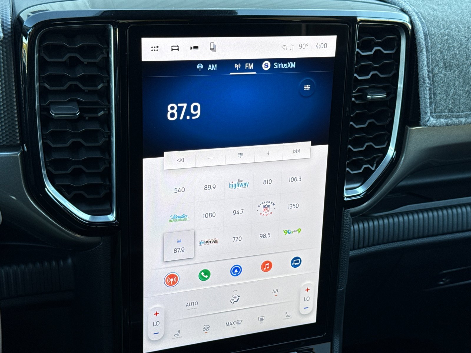 Used 2024 Silver Ford XLT image 18
