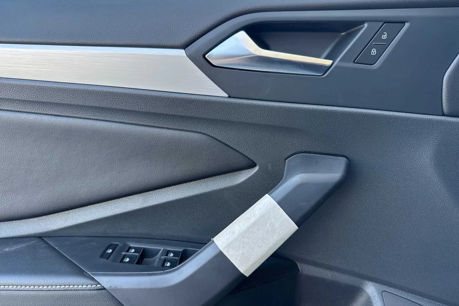 New 2026 Black Volkswagen 1.5T Sport image 11