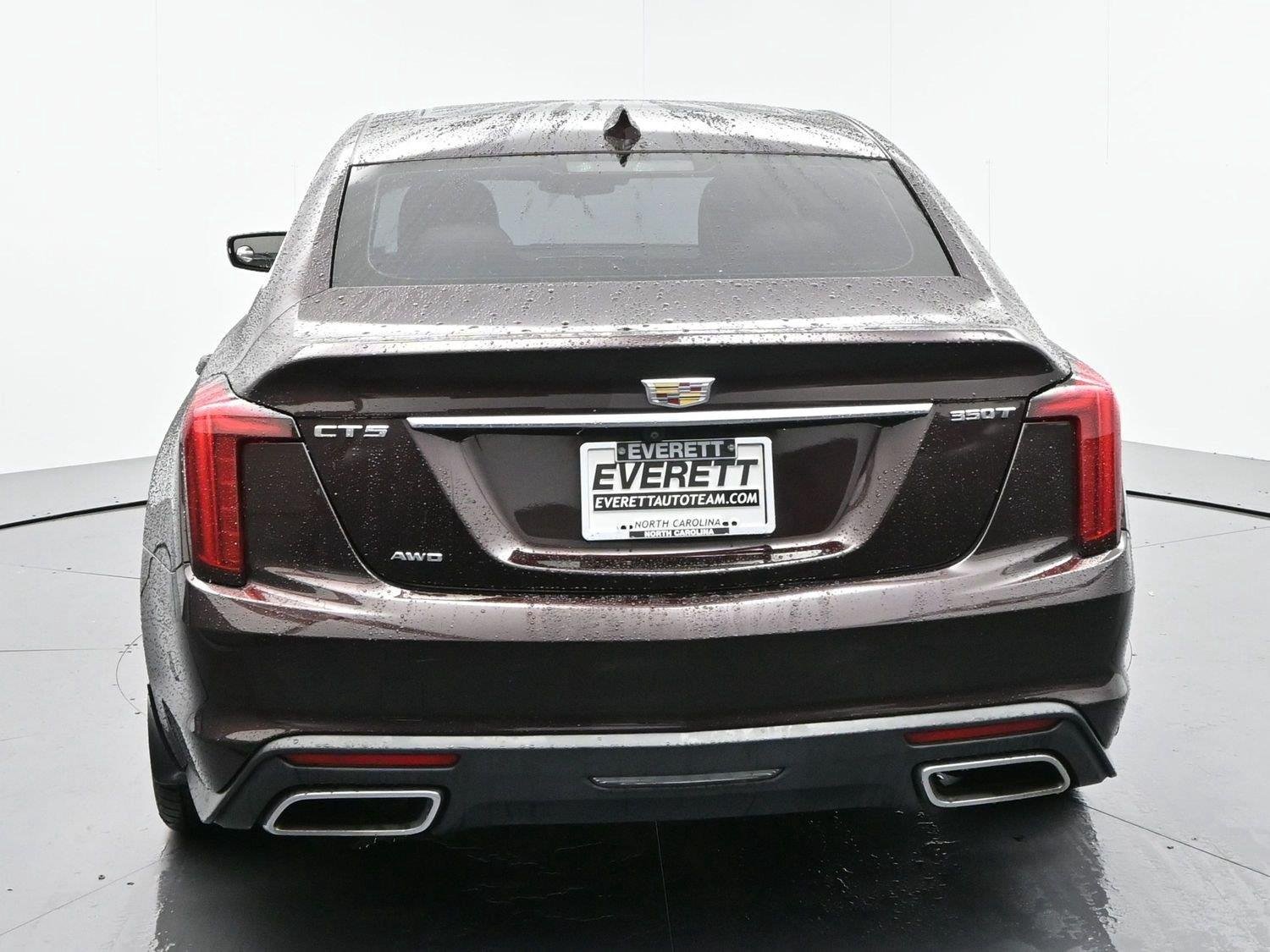 Used 2020 GARNET METALLIC Cadillac Luxury image 6