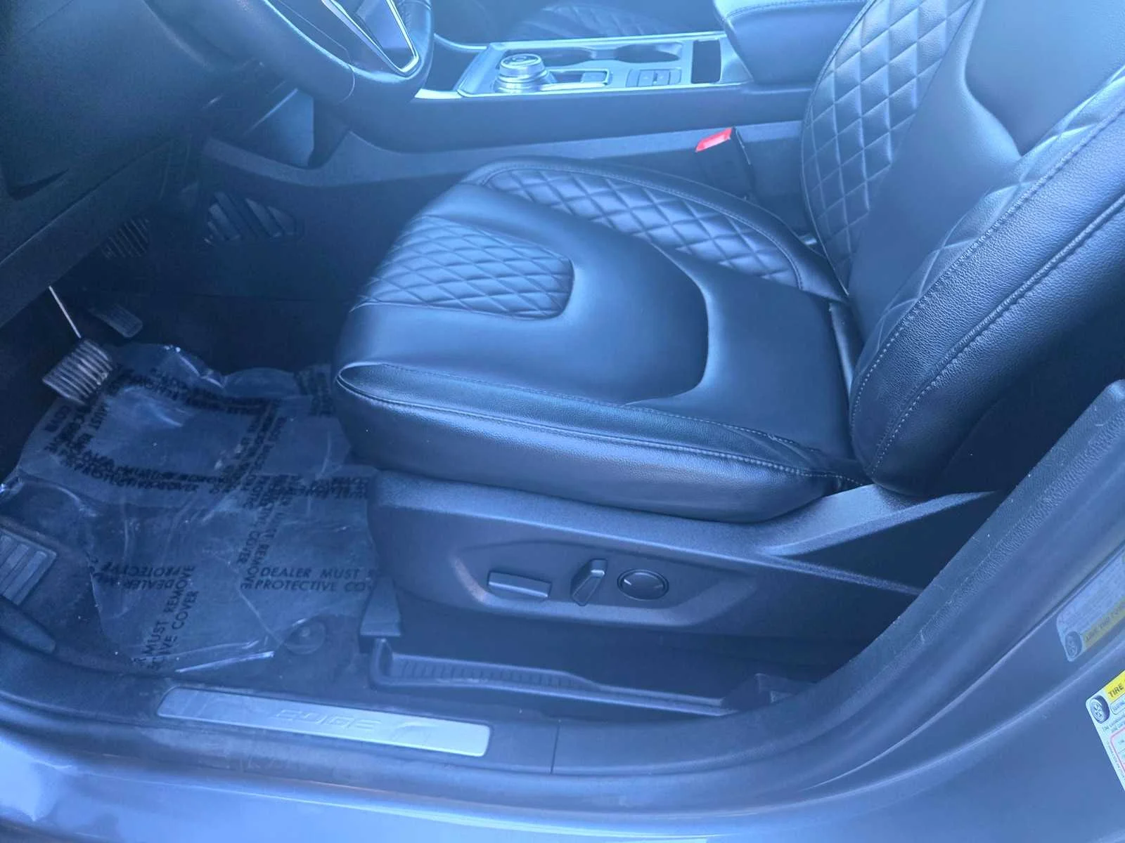 Used 2024  Ford Titanium image 24