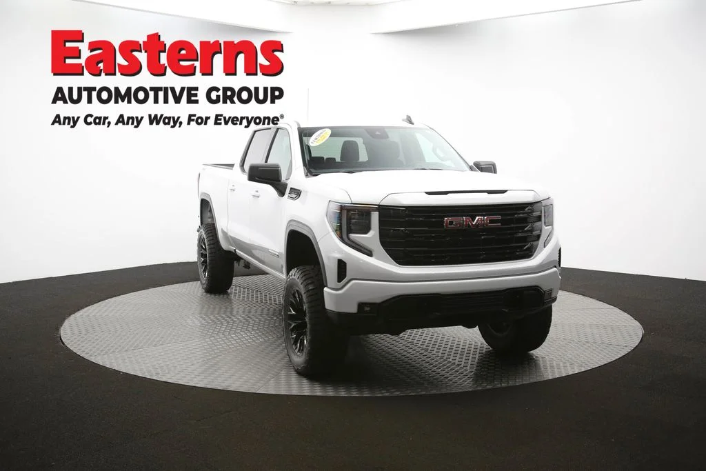 Used 2025 White GMC Elevation image 49