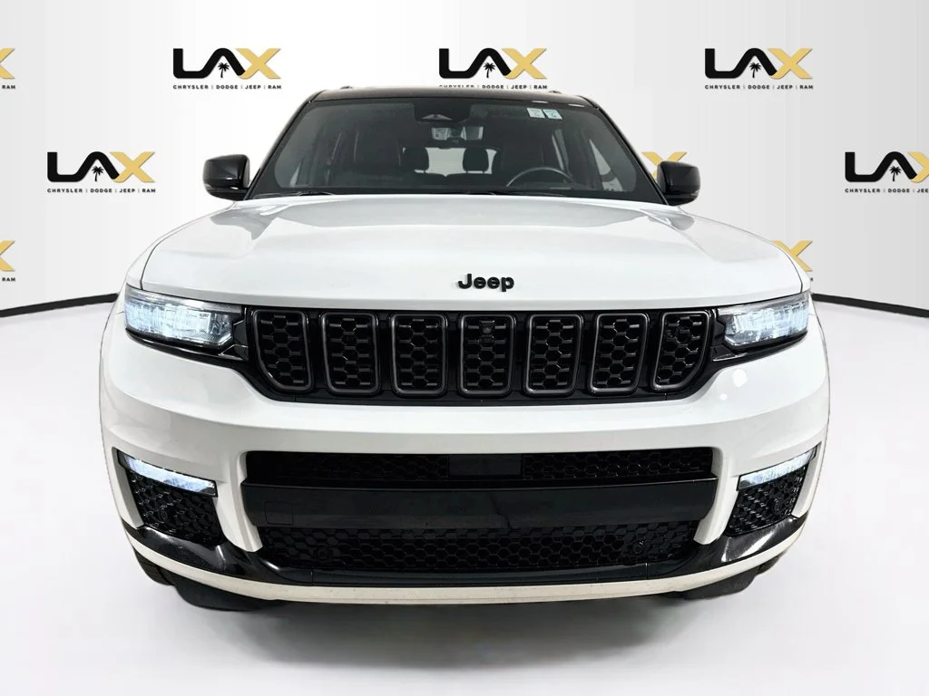 Used 2023 White Jeep Summit image 2