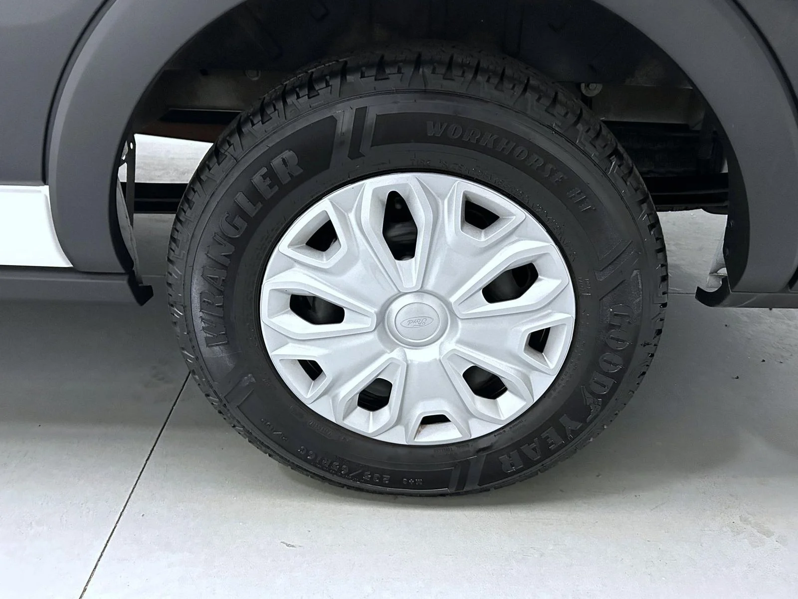 Used 2025 White Ford XLT image 21