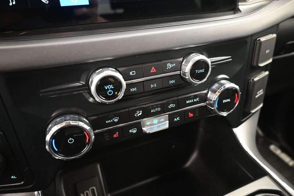 Used 2025 Black Ford XLT image 16