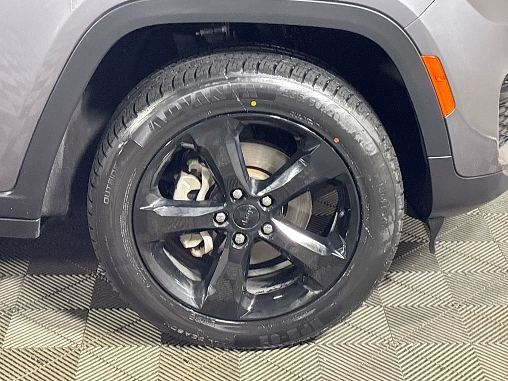 Used 2023 Gray Jeep Altitude X image 22