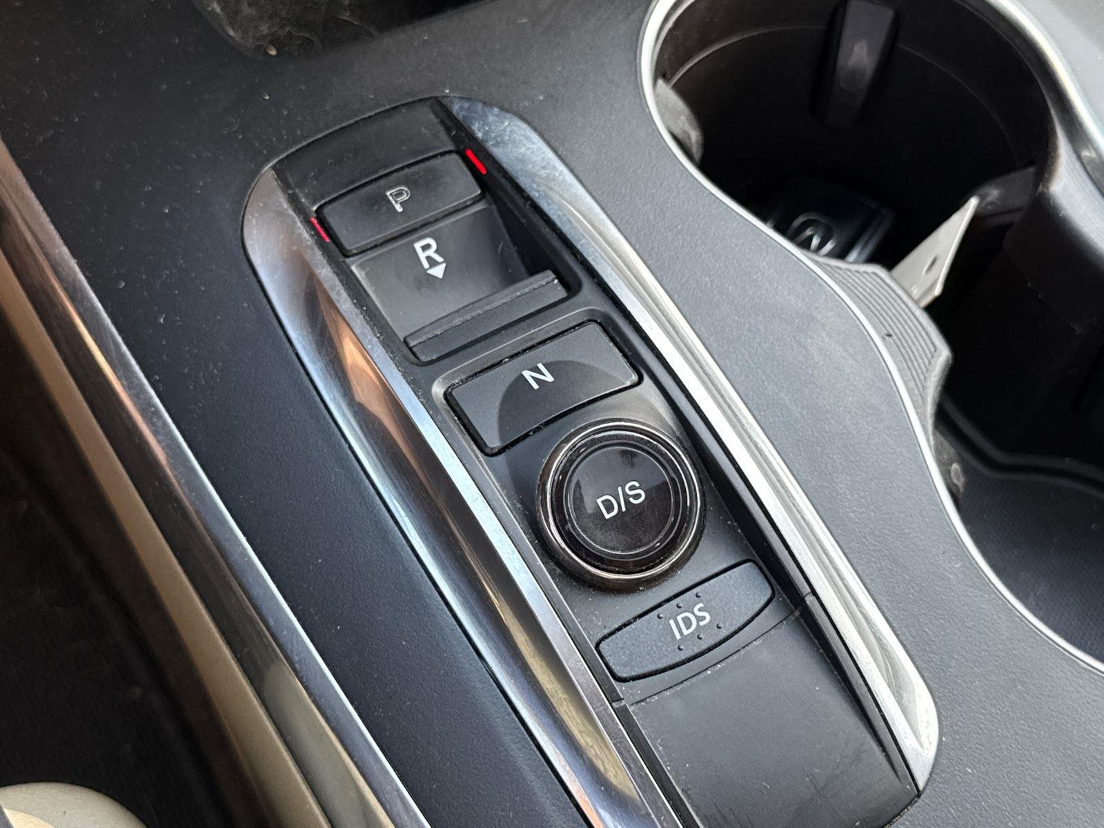 Used 2016 White Diamond Pearl Acura w/Tech image 18