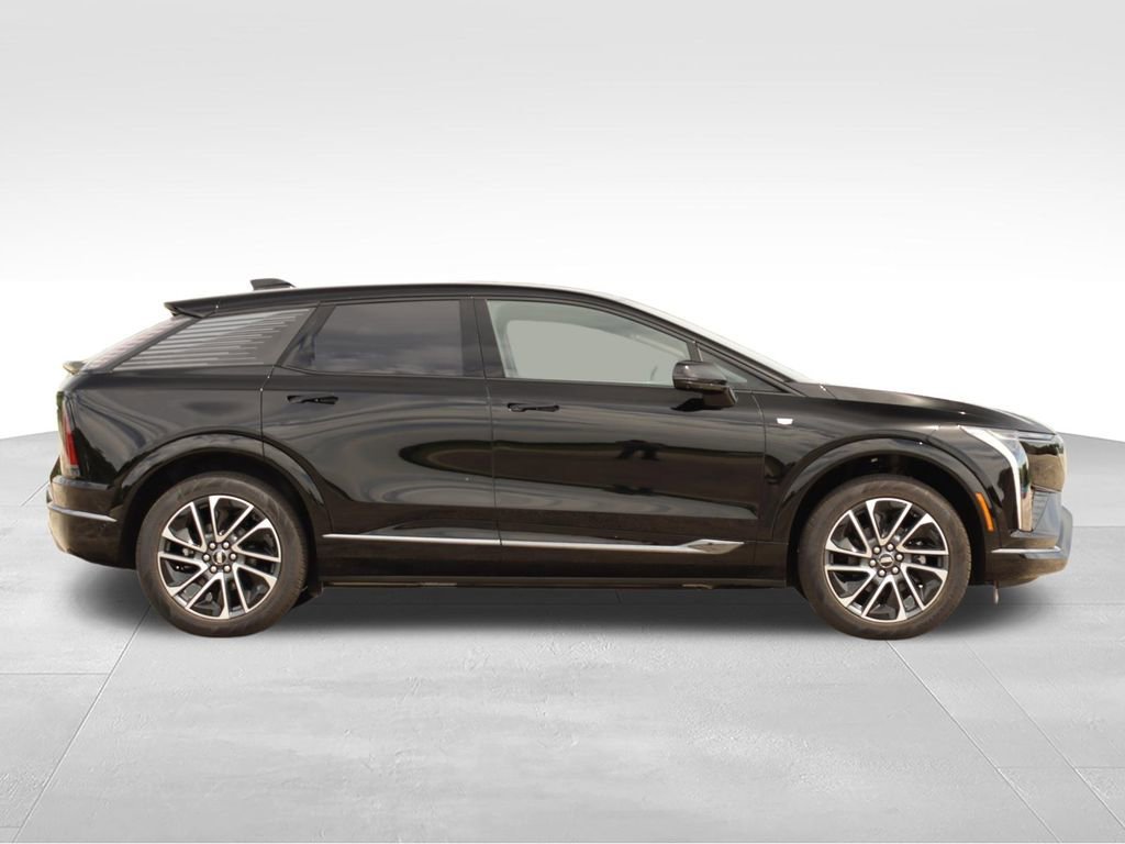 2026 Cadillac OPTIQ Sport - Photo 8