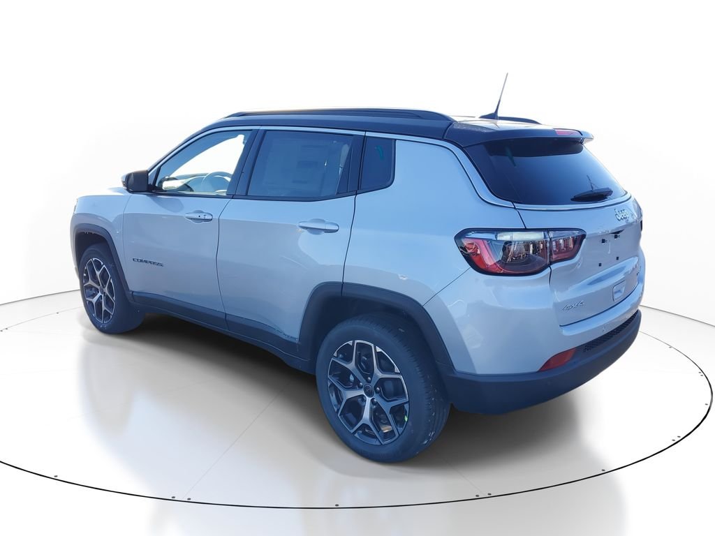 New 2026 Silver Zynith Metallic Clear-Coat Exterior Paint Jeep Limited image 4