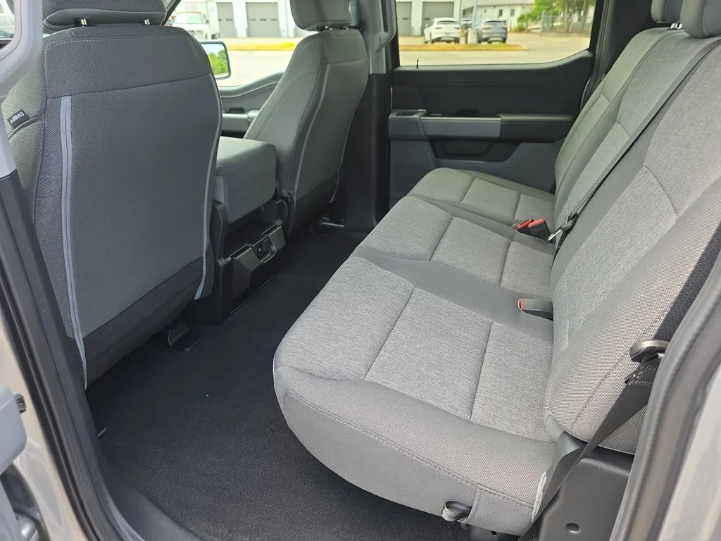 Used 2025 Silver Ford XLT image 29