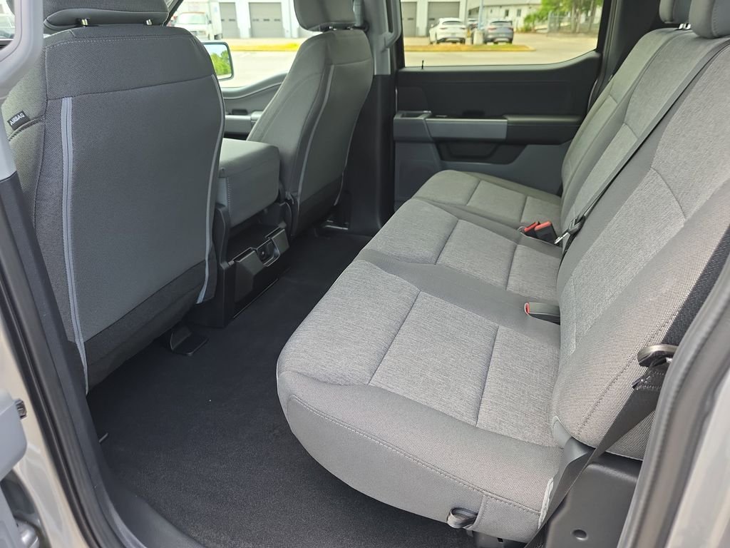 Used 2025 Silver Ford XLT image 29