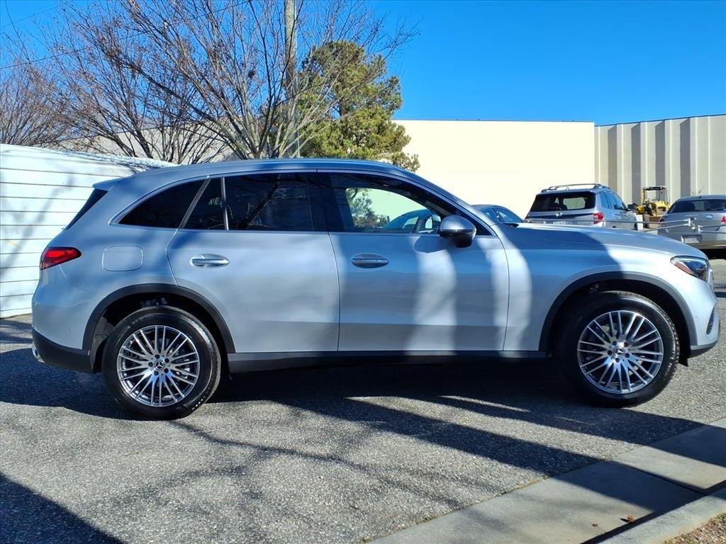 New 2026 SILVER Mercedes-Benz GLC 300 image 6
