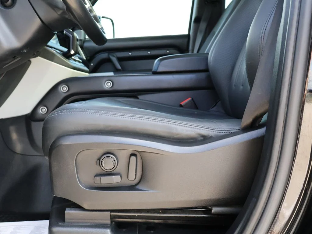 Used 2020  Land Rover HSE image 35
