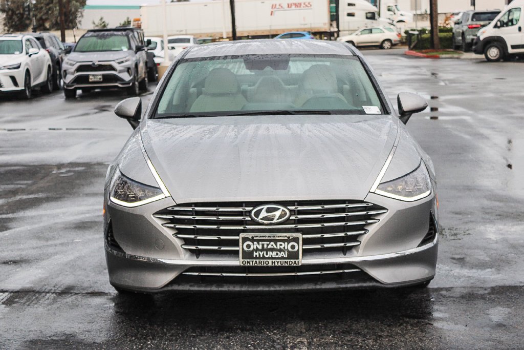 Certified Used 2023 Silver Hyundai Blue image 3