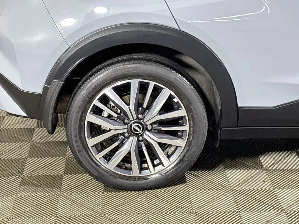Used 2023 Gray Nissan SV image 22