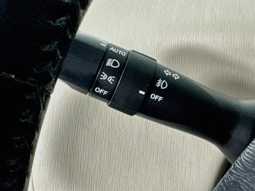 Used 2013 Blue Toyota Five image 13