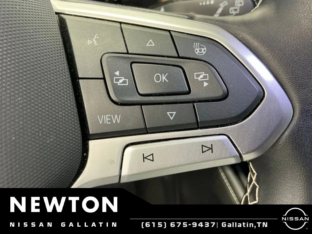 Used 2025 White Volkswagen 2.0T SE w/Technology image 59