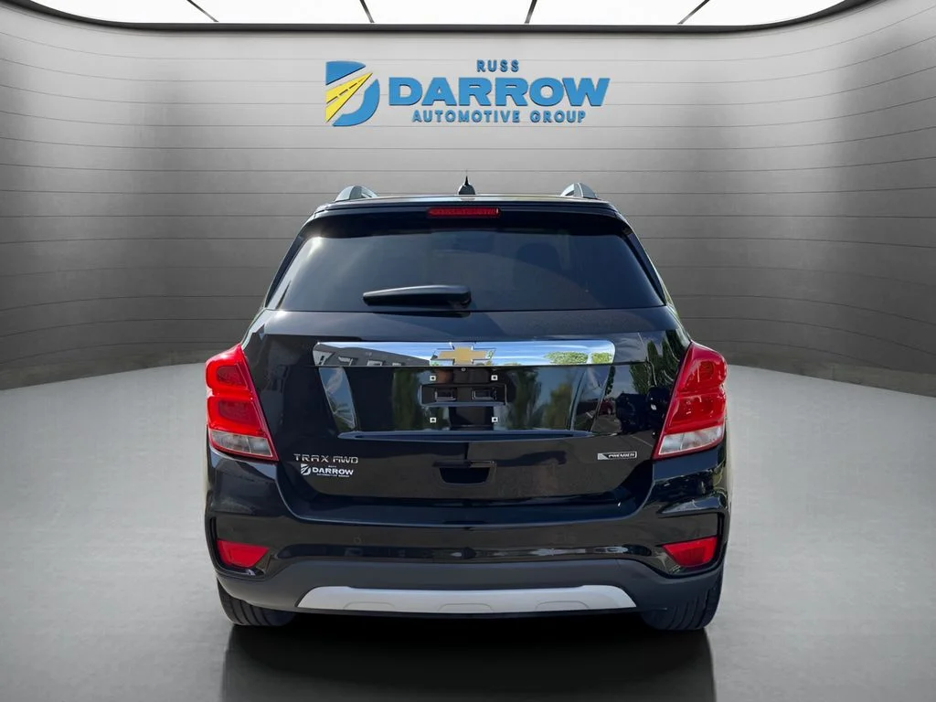 Used 2018 Black Chevrolet Premier image 4
