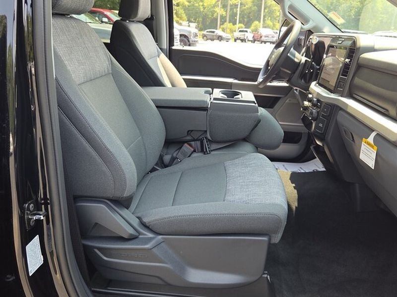 New 2026 Agate Black Metallic Ford F-250® XLT image 16