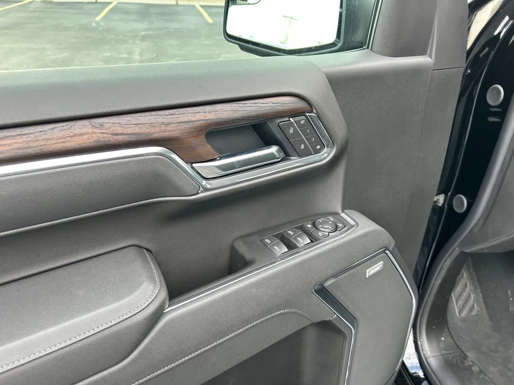 New 2026 Onyx Black GMC SLT image 17