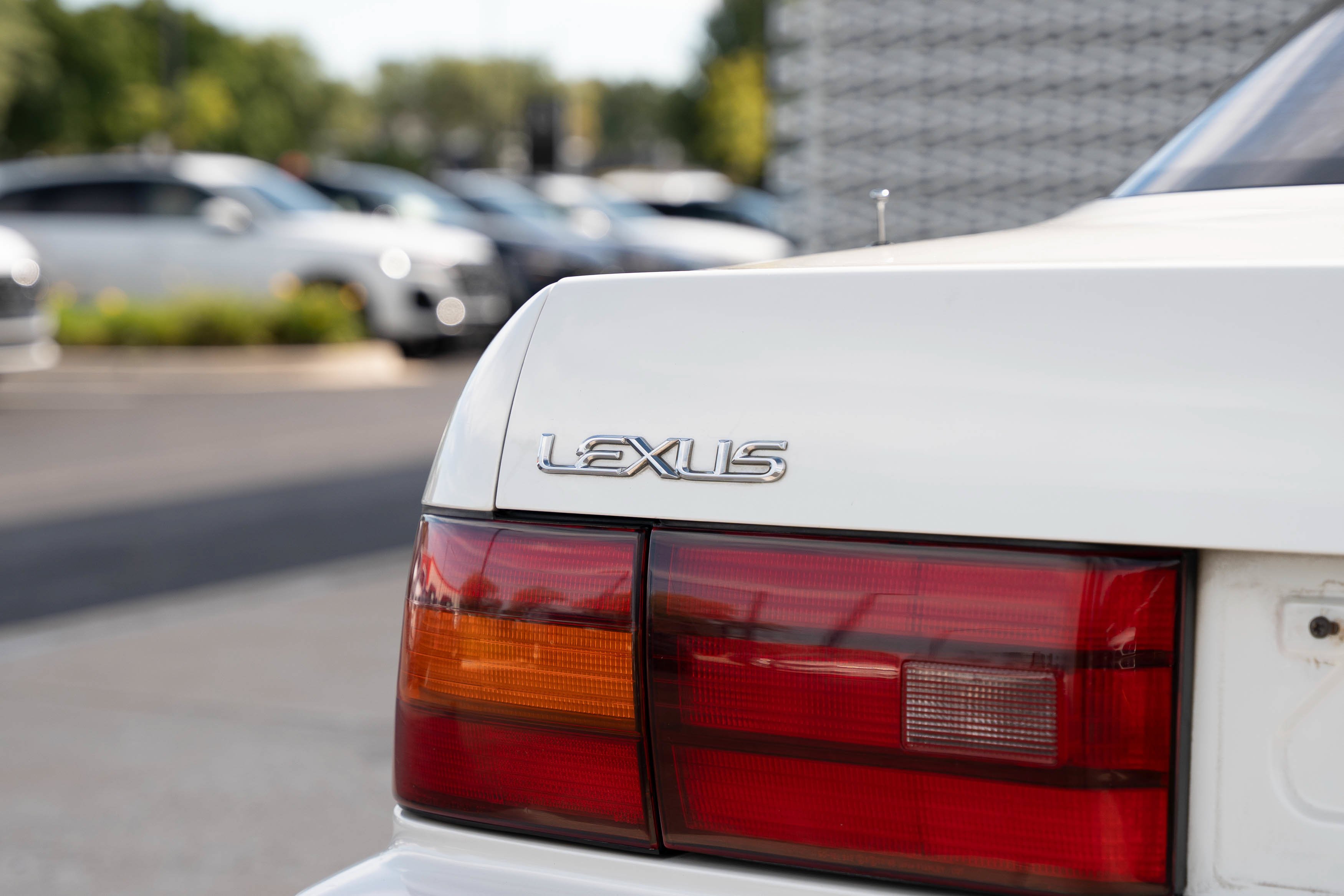 Used 1992 White Lexus 400 image 27