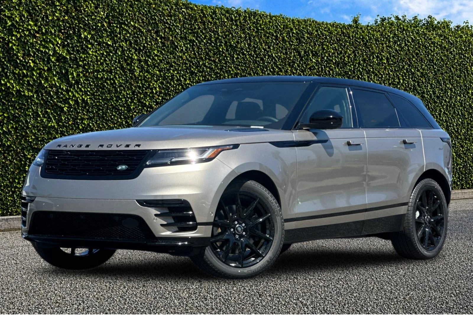 2026 Land Rover Range Rover Velar