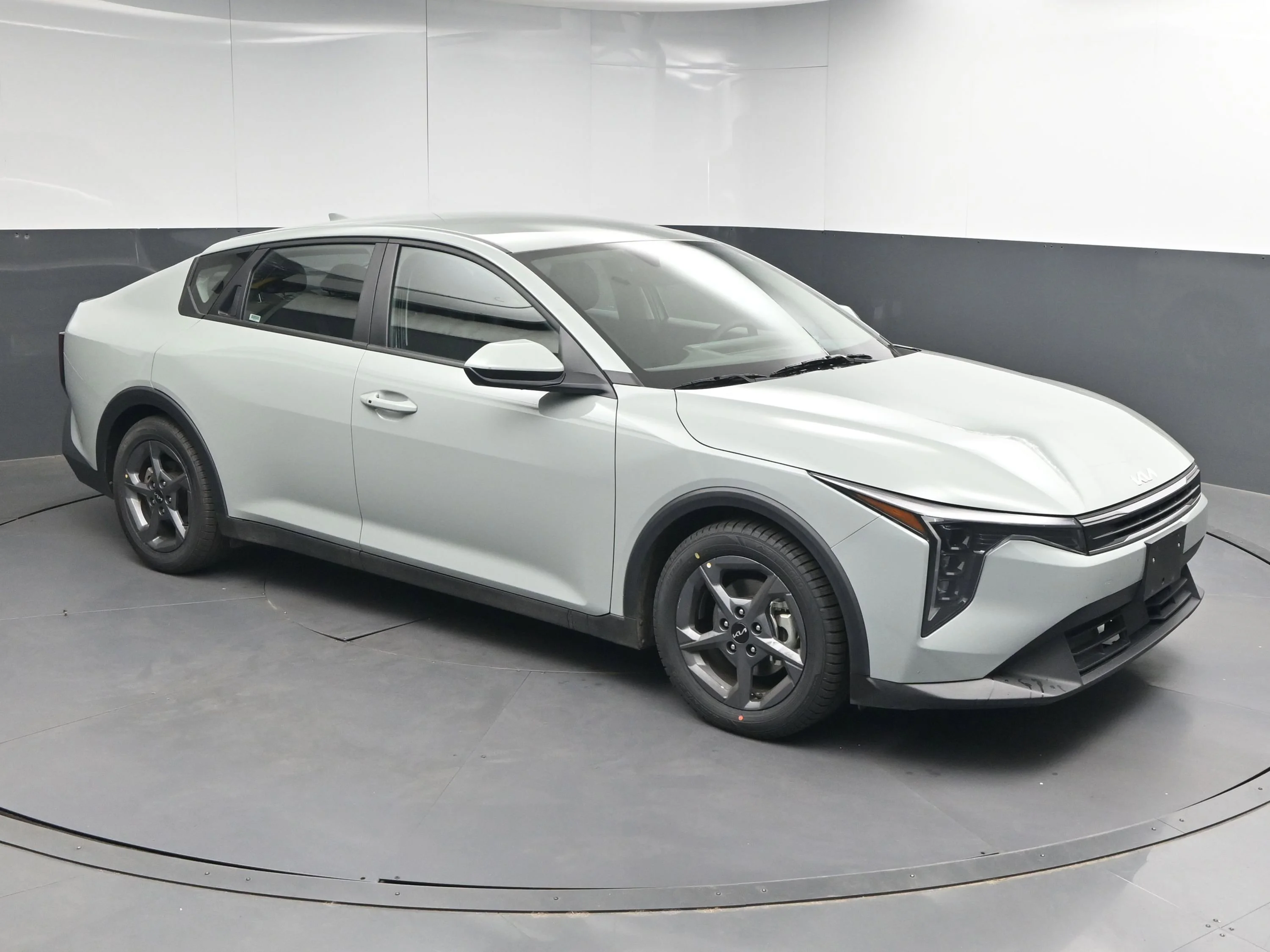 2025 Kia K4 LXS AT's photo