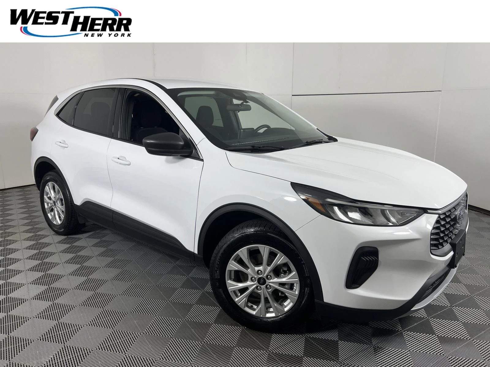 Used 2023 Oxford White Ford Active image 1