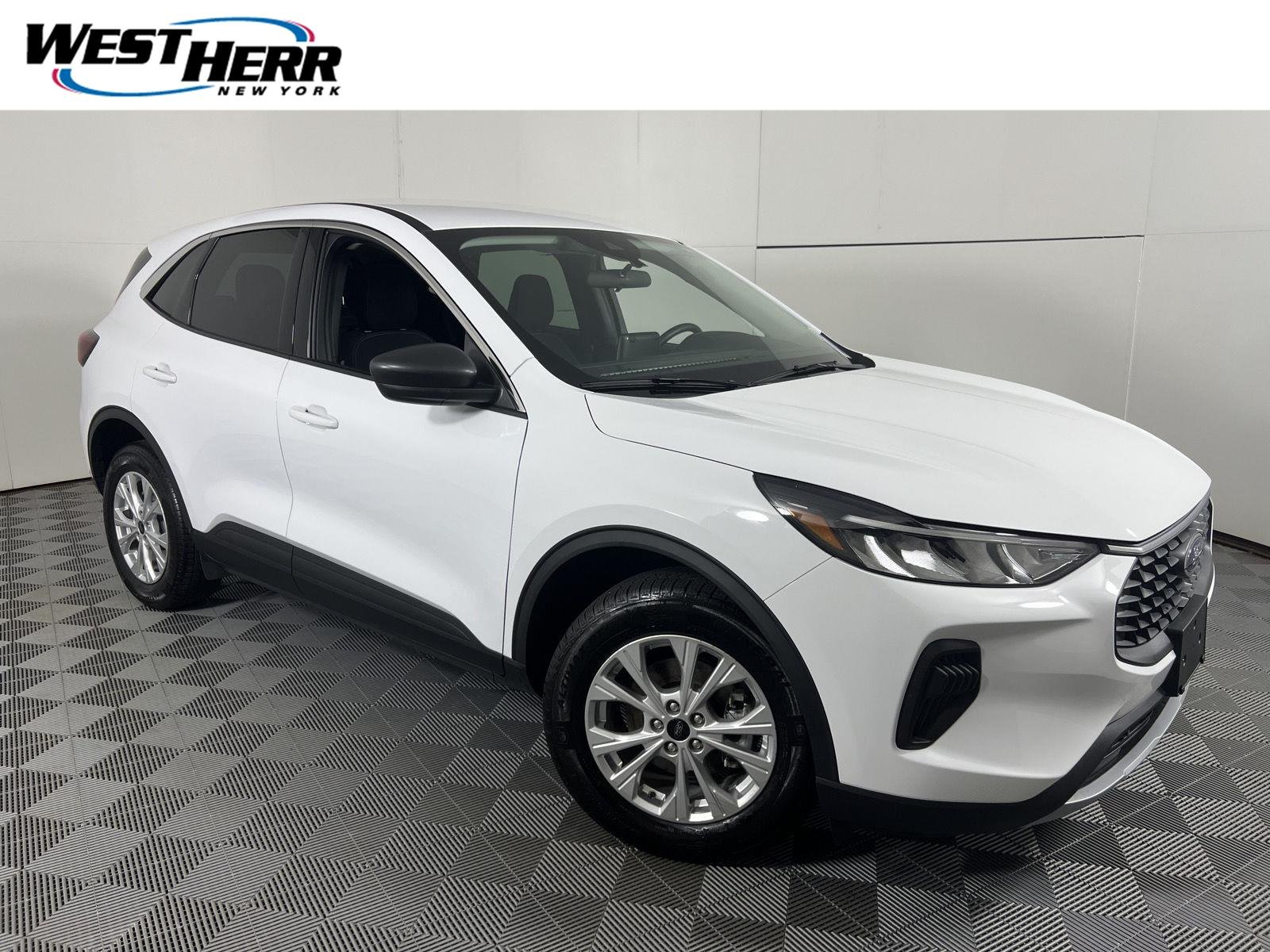 Used 2023 Oxford White Ford Active image 1