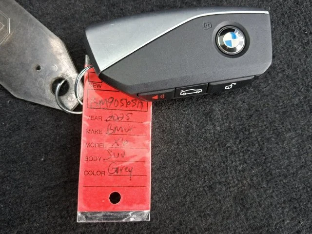 Used 2025 Gray BMW xDrive40i image 31