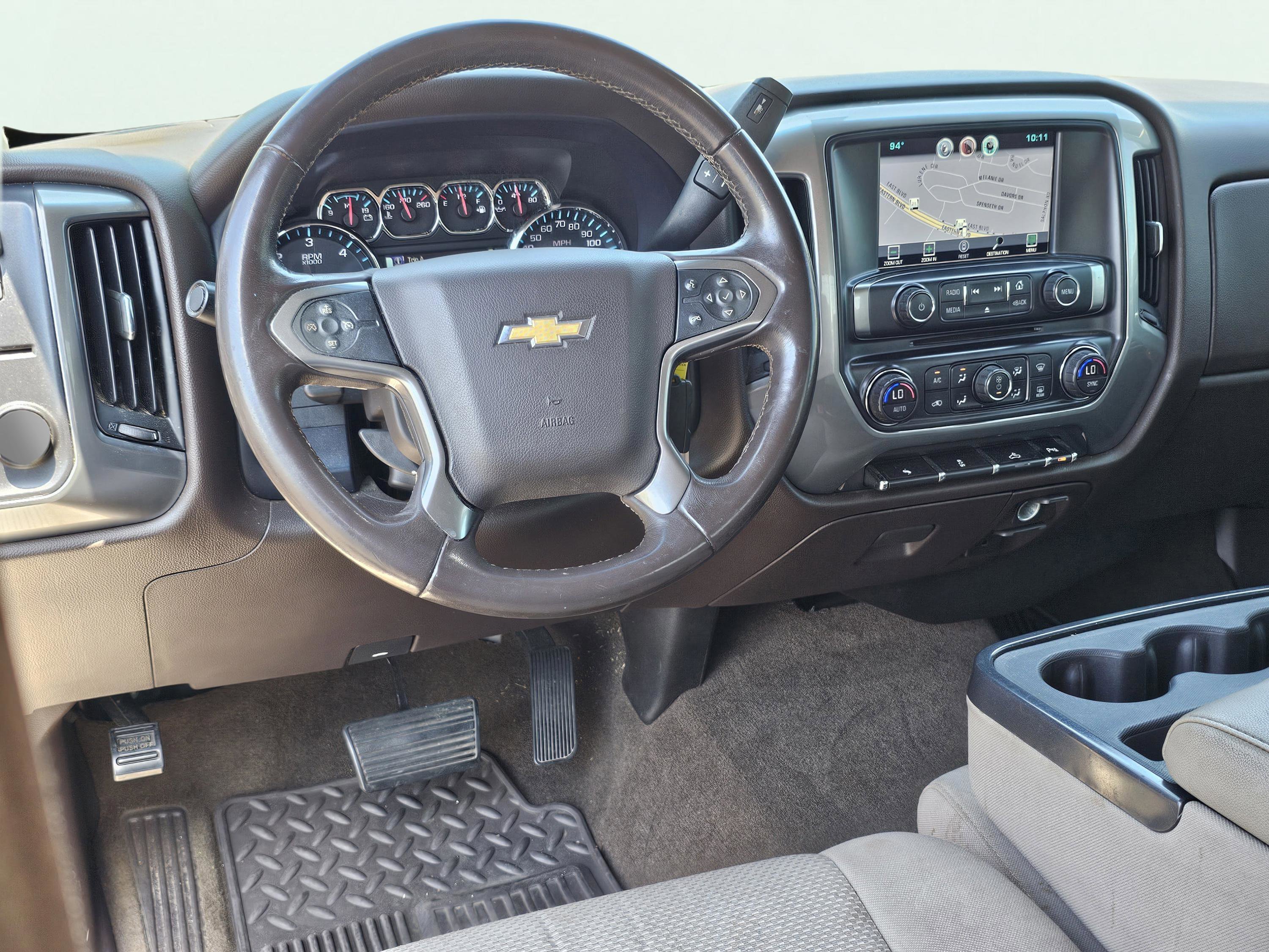 Used 2015 White Diamond Tricoat Chevrolet LT image 32