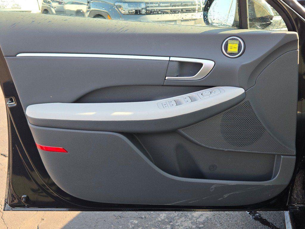 New 2026 Black Hyundai SEL Sport image 19