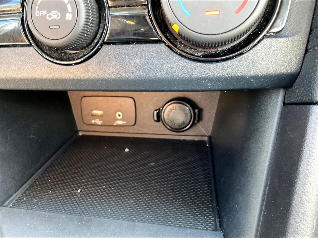 Used 2020 Ice Silver Metallic Subaru Base image 26