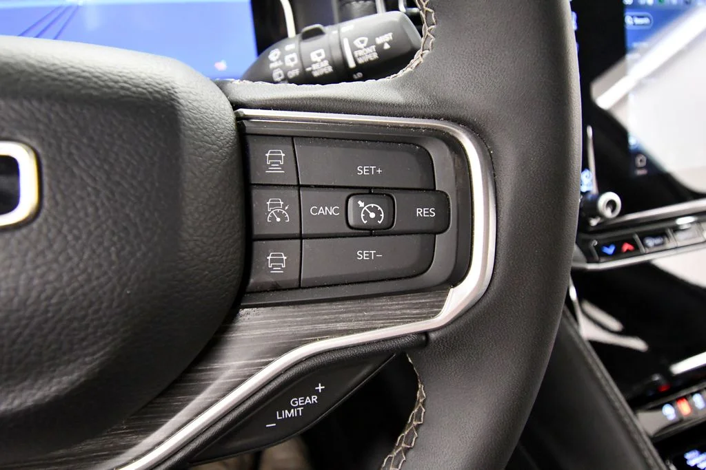 Used 2024 White Jeep Series III image 21