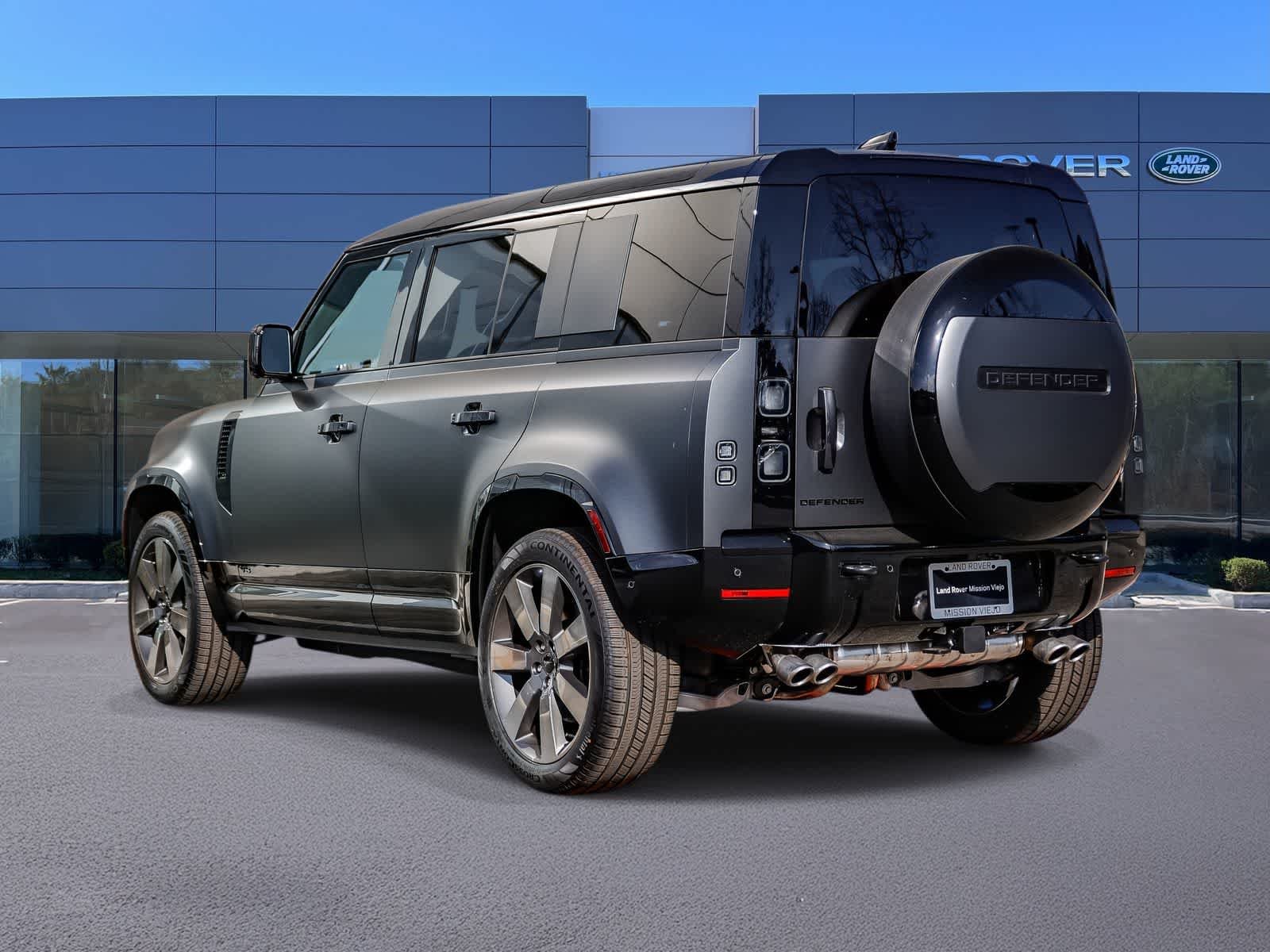 2026 Land Rover Defender V8 - Photo 6
