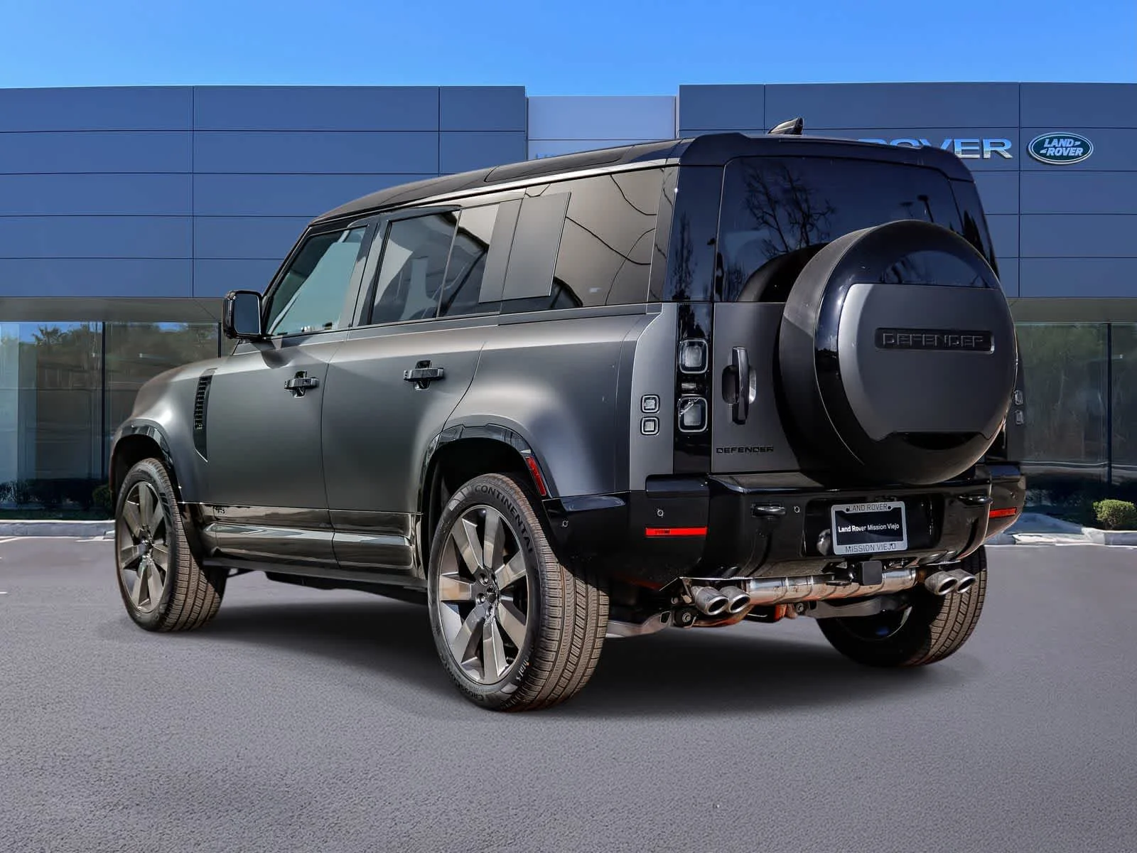 2026 Land Rover Defender V8 - Photo 6